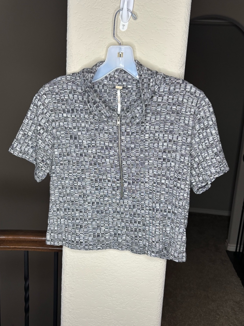 Free People Gray Short Sleeve Zip Knit Top Size S Stretch Neutral Capsule Fall